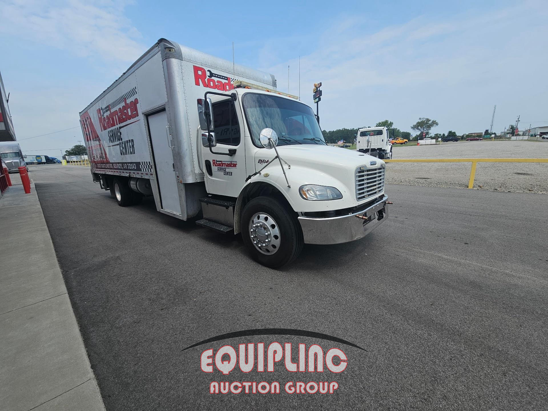 2017 Freightliner M2 106 4X2 26FT BOX TRUCK