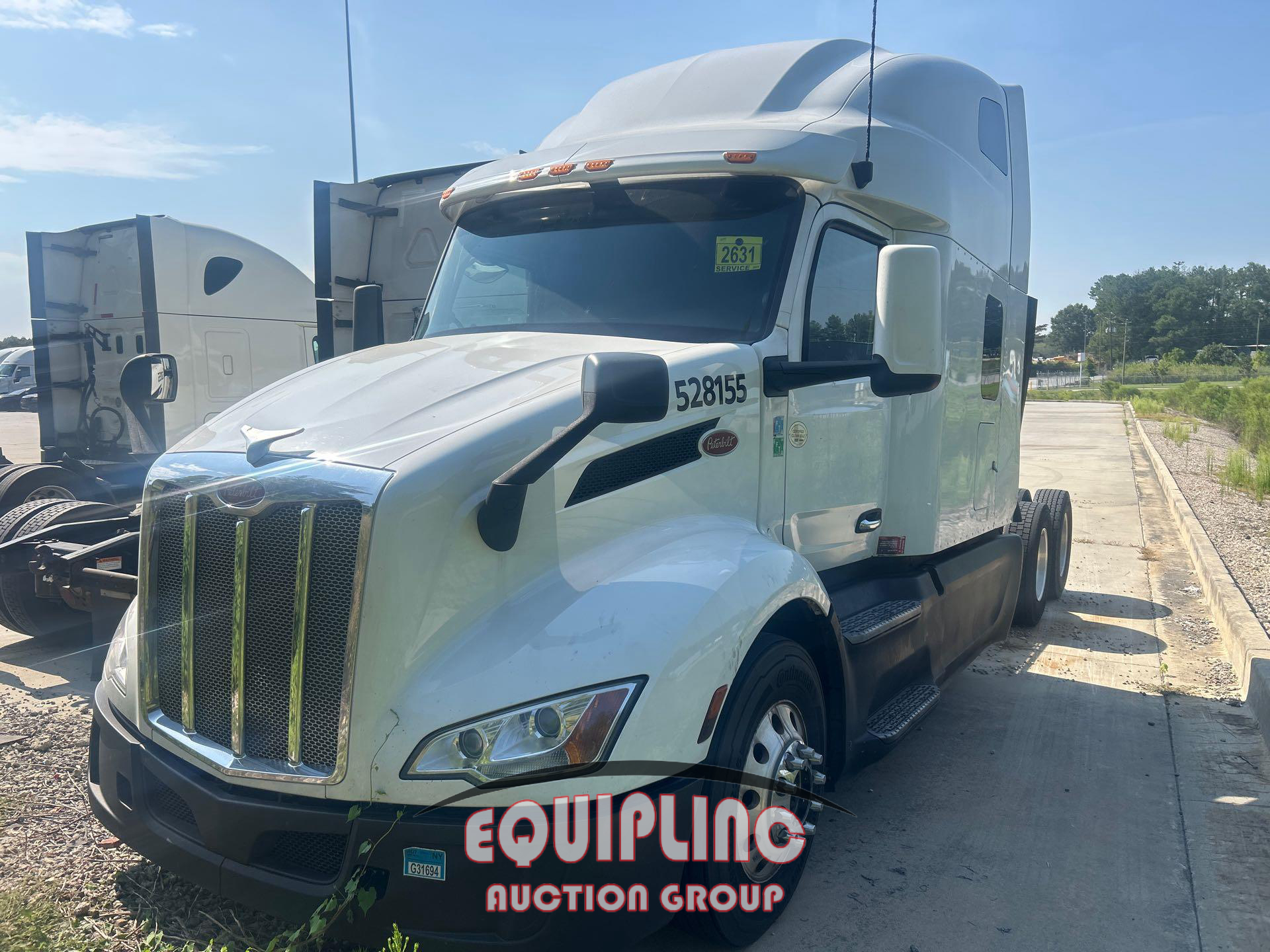 2023 Peterbilt 579 6X4 T/A MID ROOF SLEEPER T