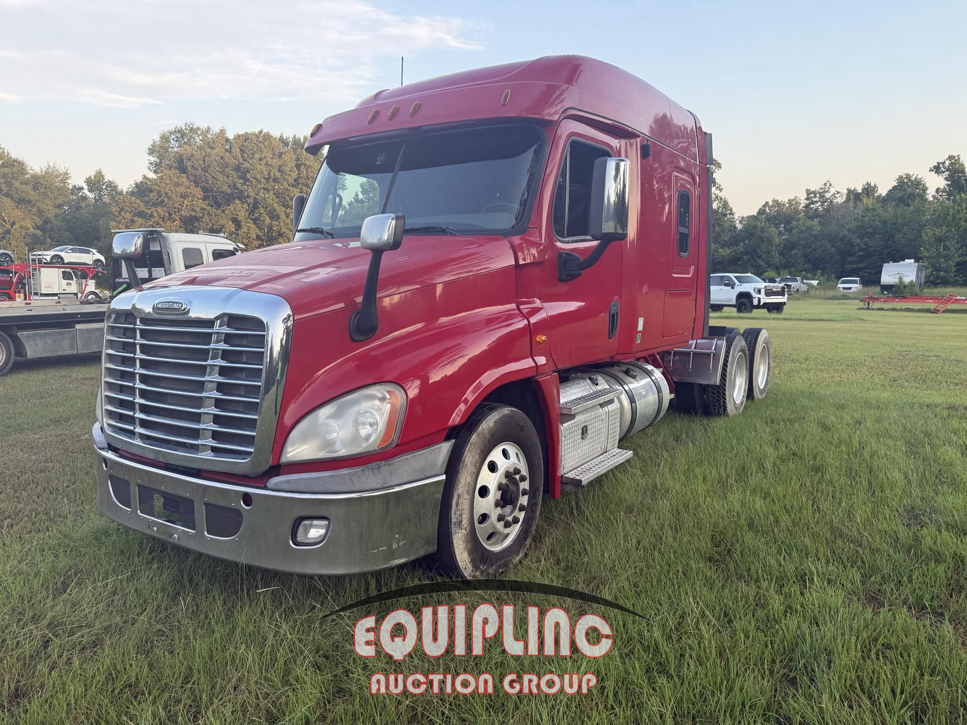 2017 Freightliner CASCADIA 6X4 T/A SLEEPER TRUCK
