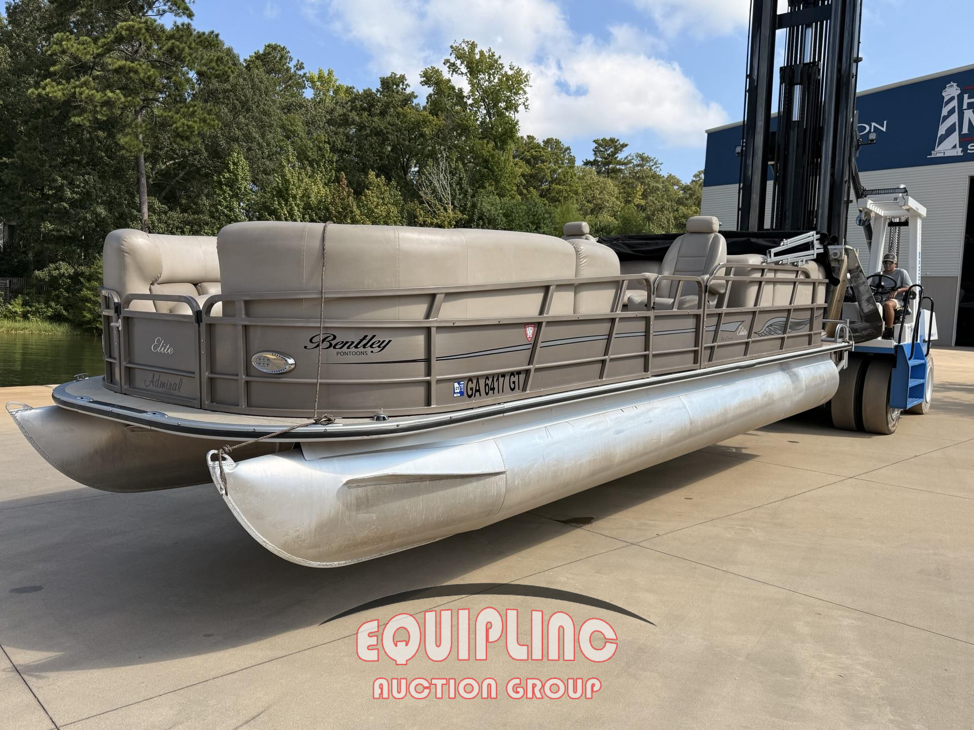 2015 BENTLEY PONTOON BOAT
