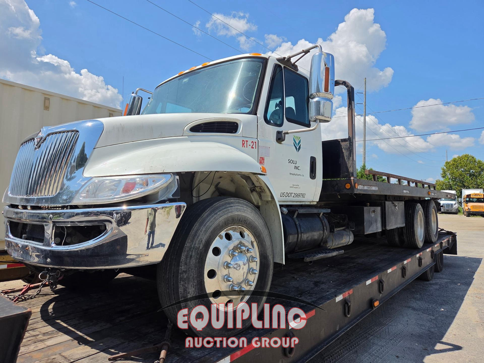 2003 International 4400 4X2 S/A ROLLBACK WITH LIF