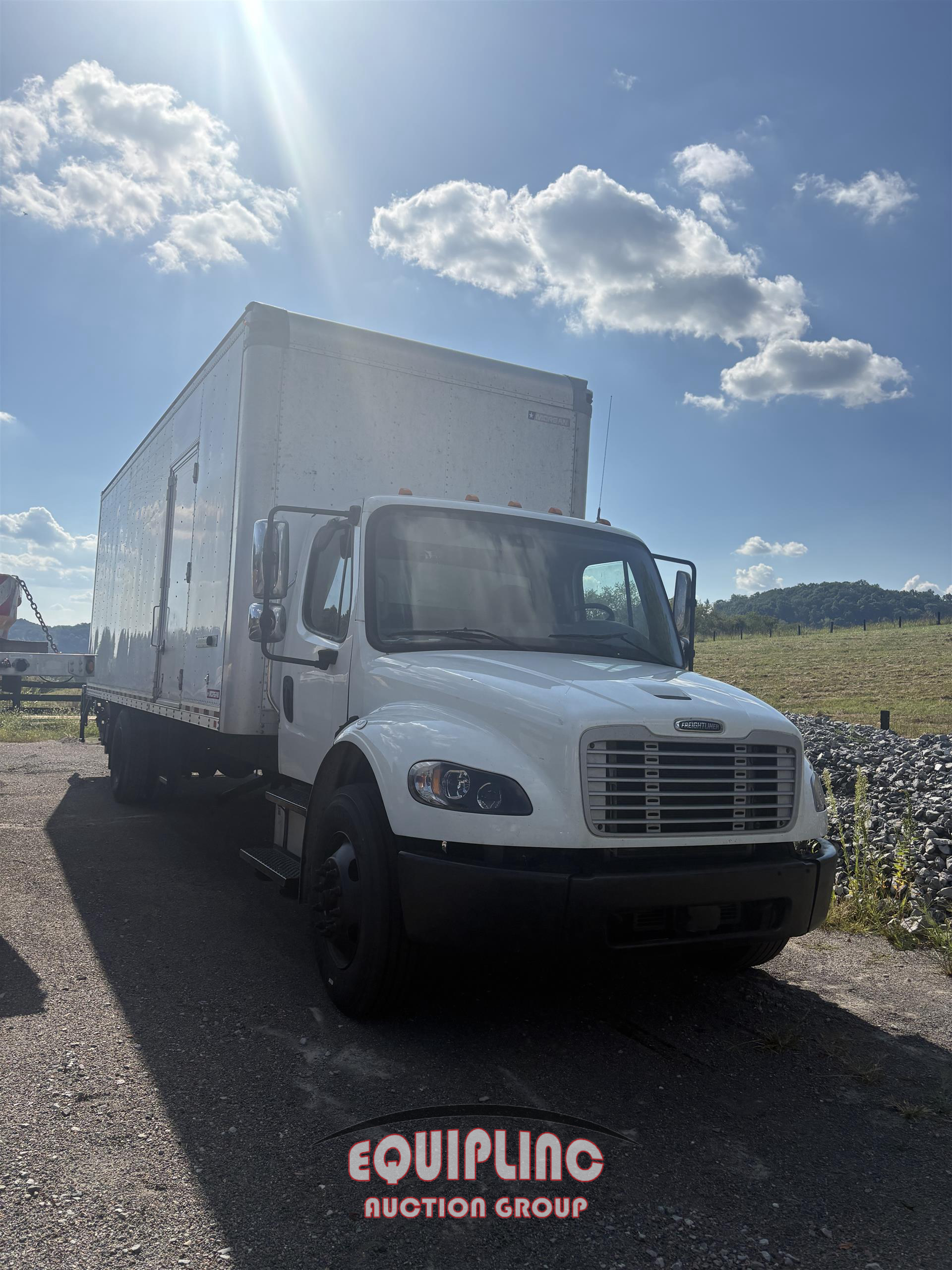 2019 Freightliner M2 4X2 S/A 26FT NON CDL BOX TR