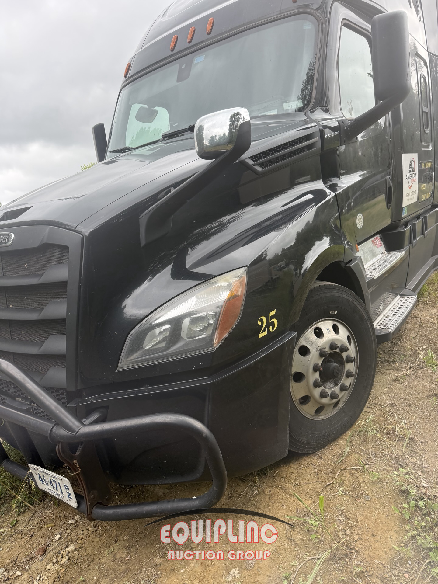 2019 Freightliner CASCADIA 6X4 T/A SLEEPER TRUCK