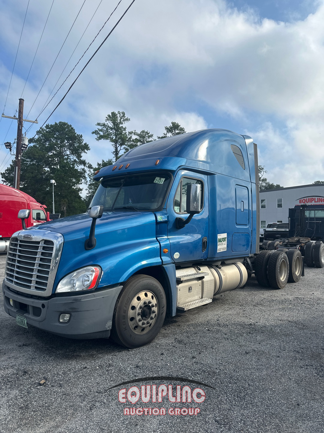 2018 Freightliner CASCADIA 6X4 T/A SLEEPER TRUCK