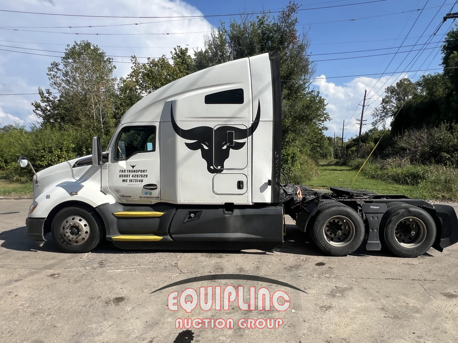 2021 Kenworth T680 6X4 T/A SLEEPER TRUCK TRA