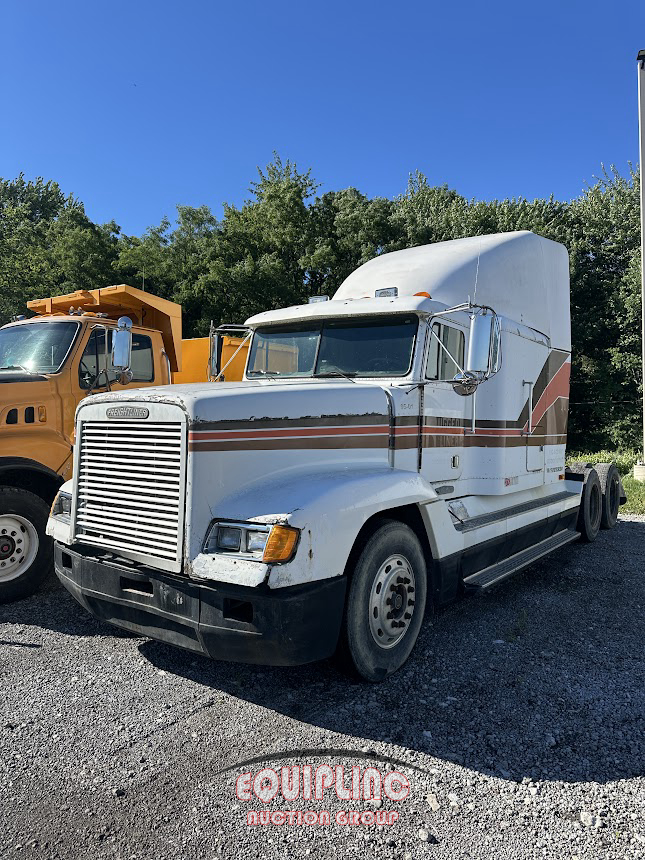 1995 Freightliner FLD120 6X4 T/A SLEEPER TRUCK T