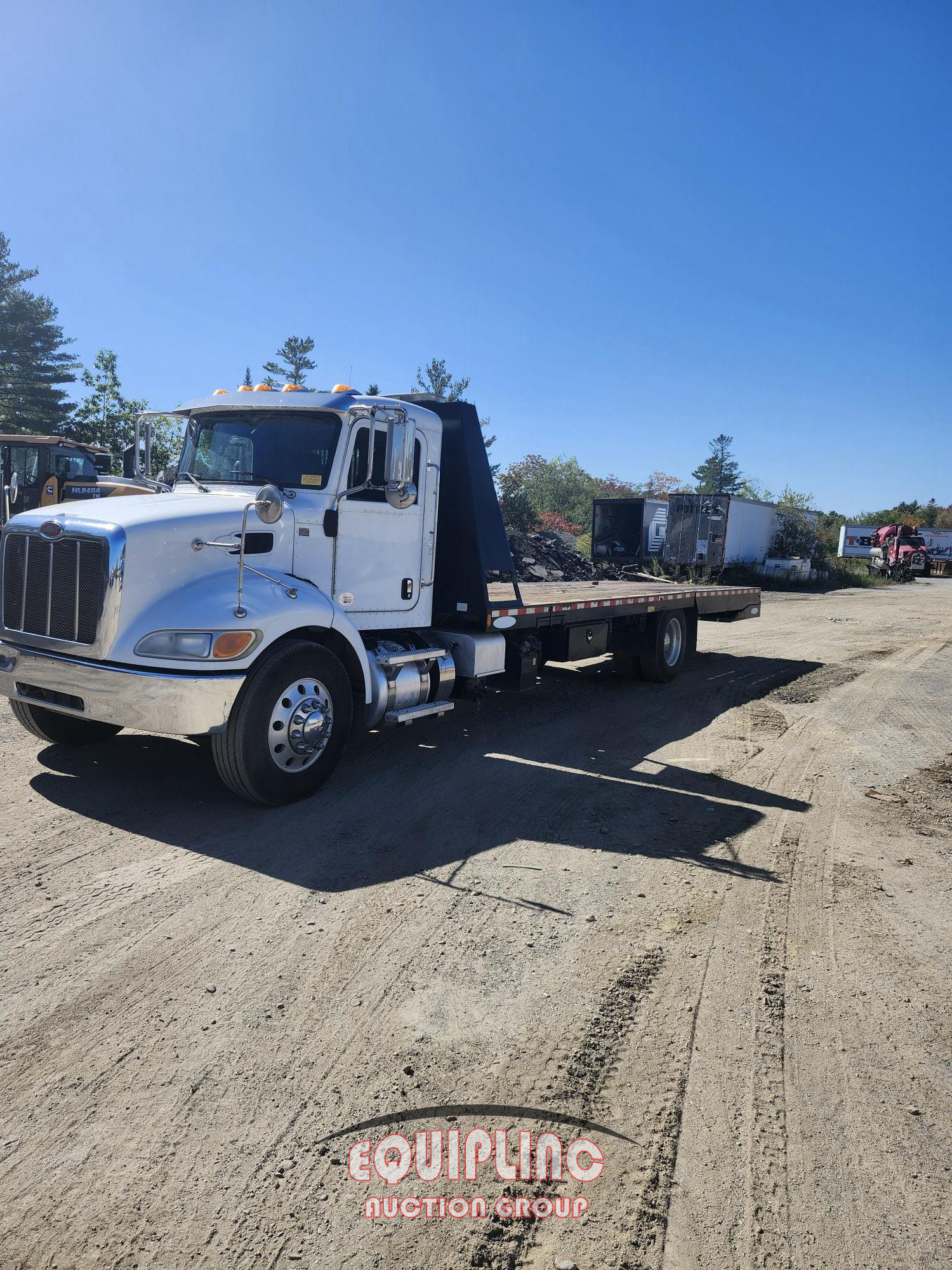 2017 Peterbilt 337 4X2 S/A 26FT LEDWELL HYDRA