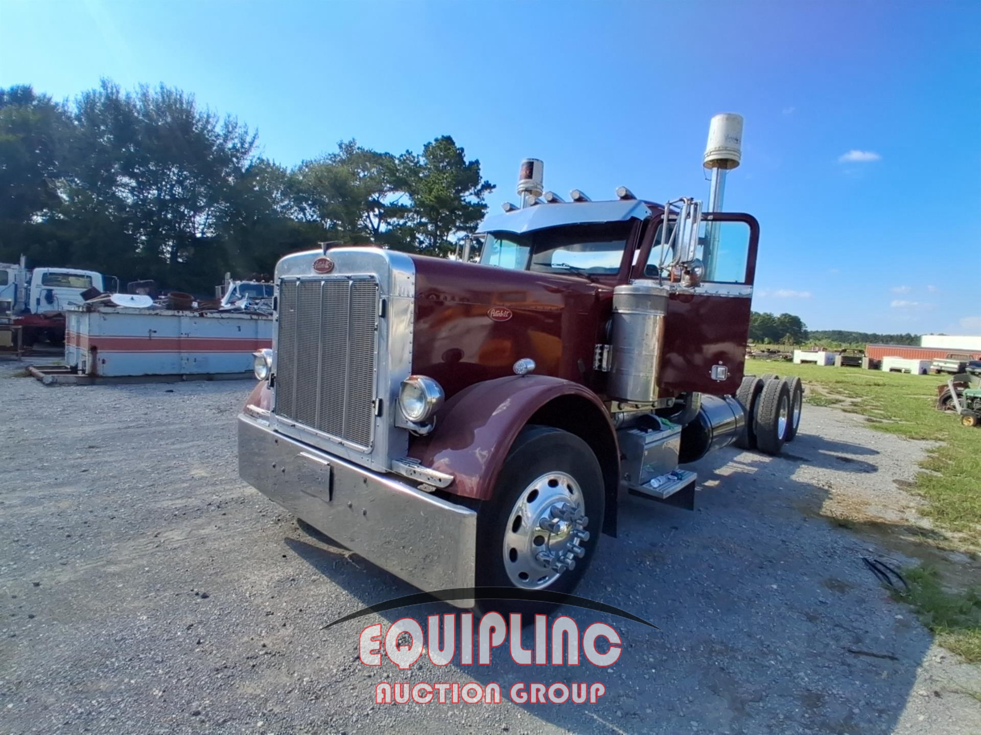 1997 Peterbilt 379 6X4 T/A SLEEPER TRUCK TRAC