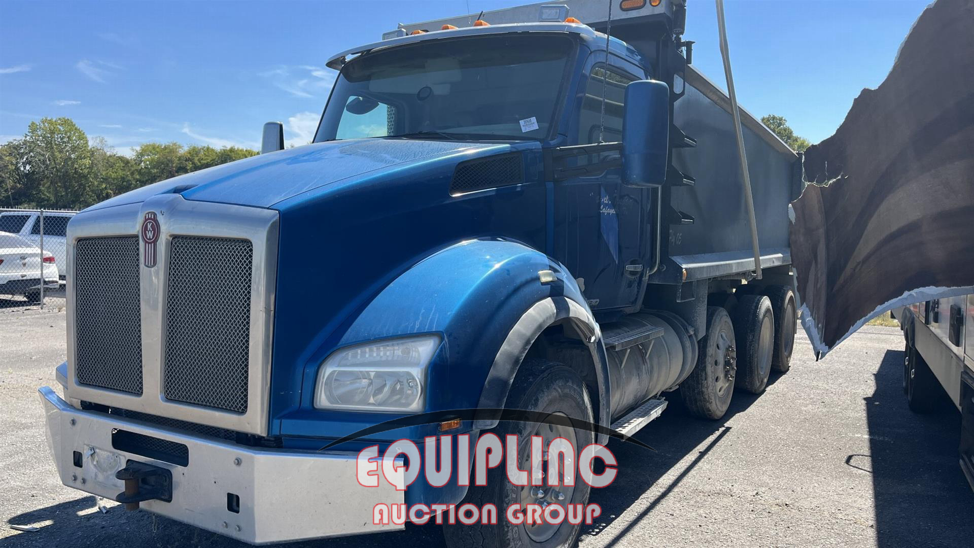 2016 Kenworth T880 TRI/A DUMP TRUCK 