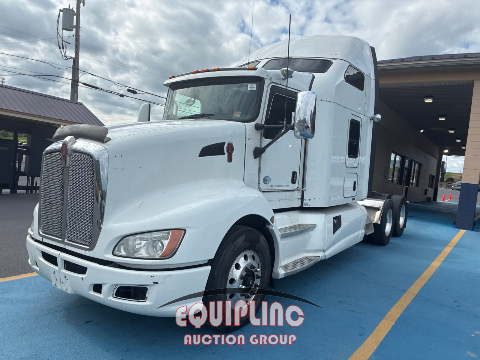 2016 Kenworth T660 6X4 T/A SLEEPER TRUCK TRA