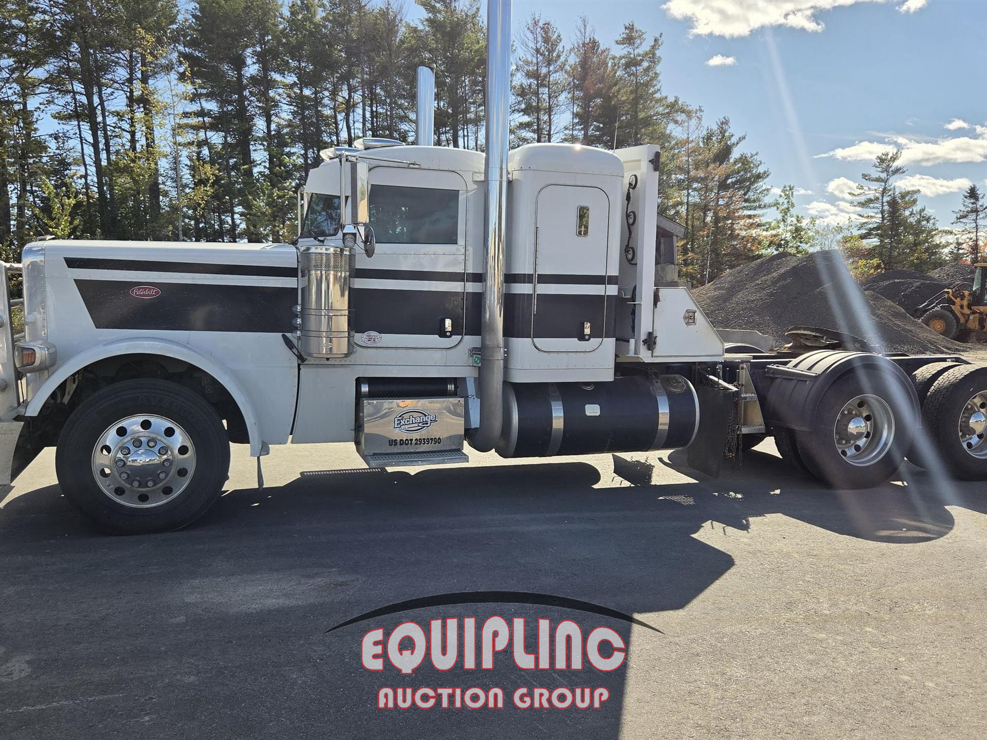 2024 Peterbilt 389 6x4 T/A SLEEPER TRUCK TRAC