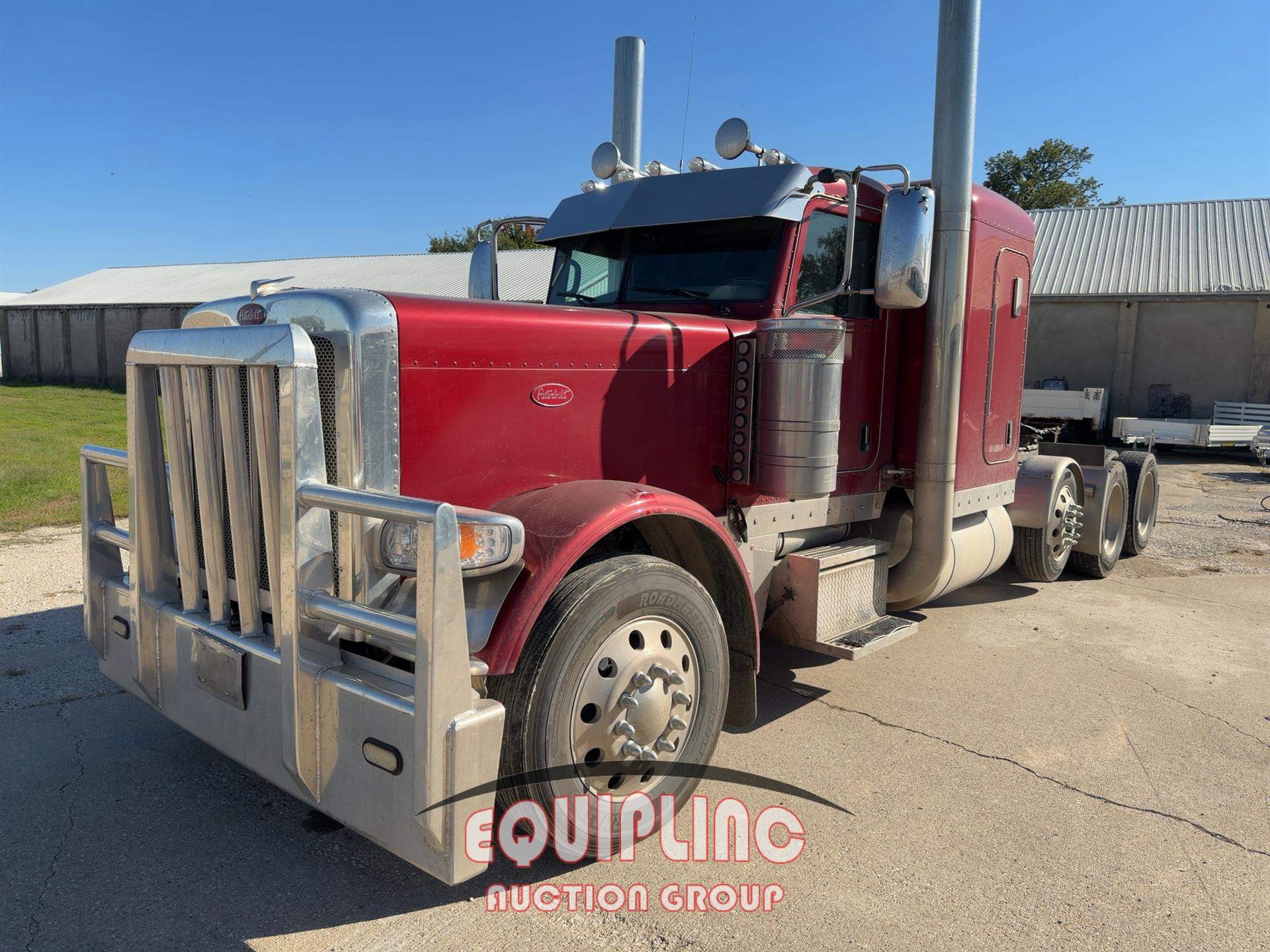 2013 Peterbilt 389 TRI/AXLE SLEEPER TRUCK TRA