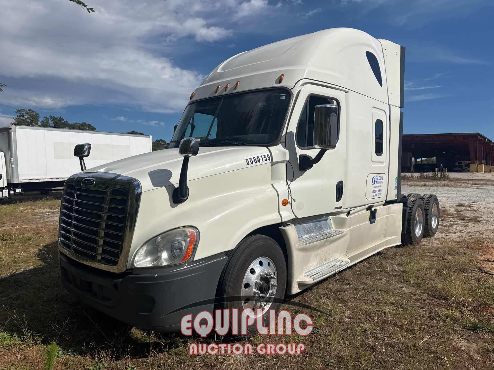2016 Freightliner CASCADIA 6X4 T/A SLEEPER TRUCK