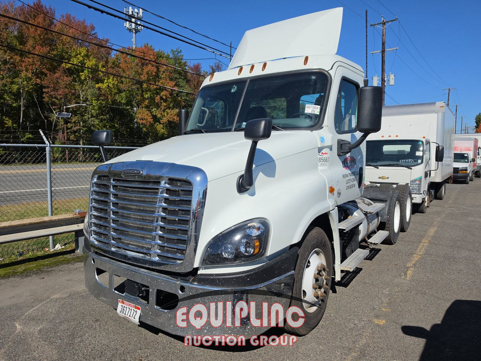 2020 Freightliner CASCADIA 125 6X4 T/A DAY CAB T