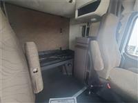 2016 Volvo VNL64T670