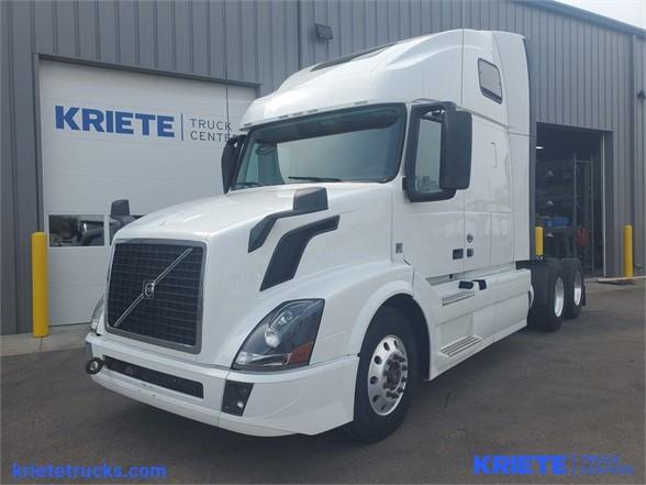 2016 Volvo VNL64T670