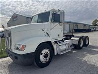 2000 Freightliner FLD112