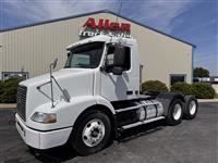 2005 Volvo VNL