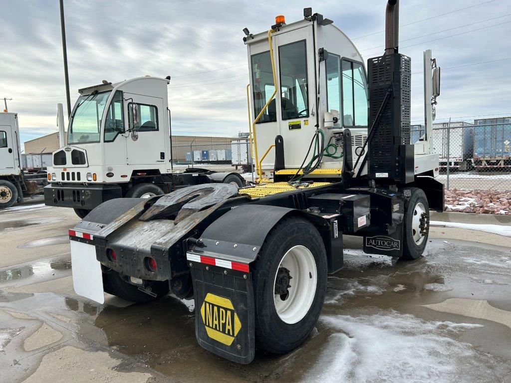 2022 Autocar - image 5