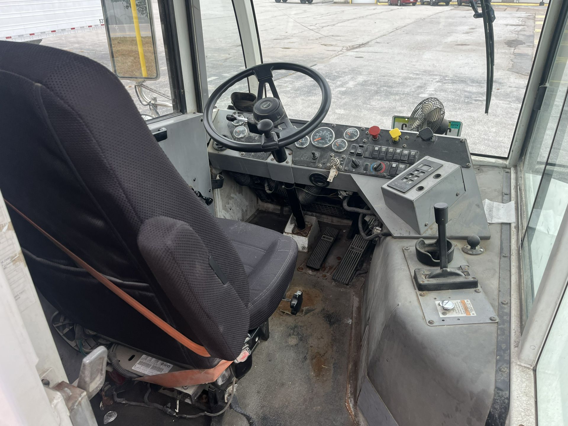 2016 Autocar - image 7