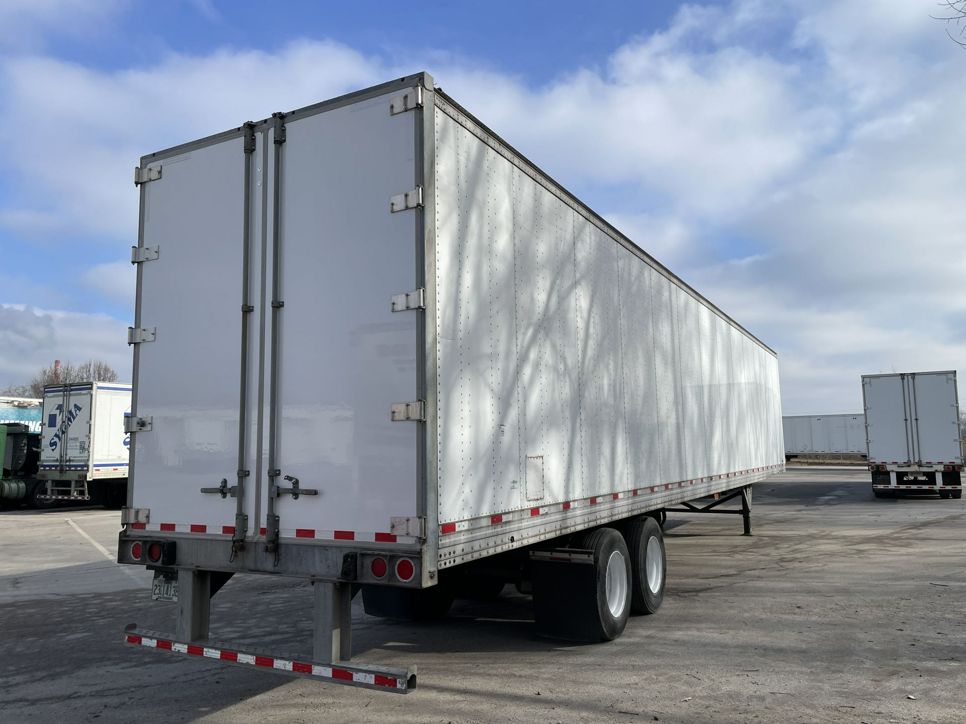 2016 Hyundai Translead - image 2