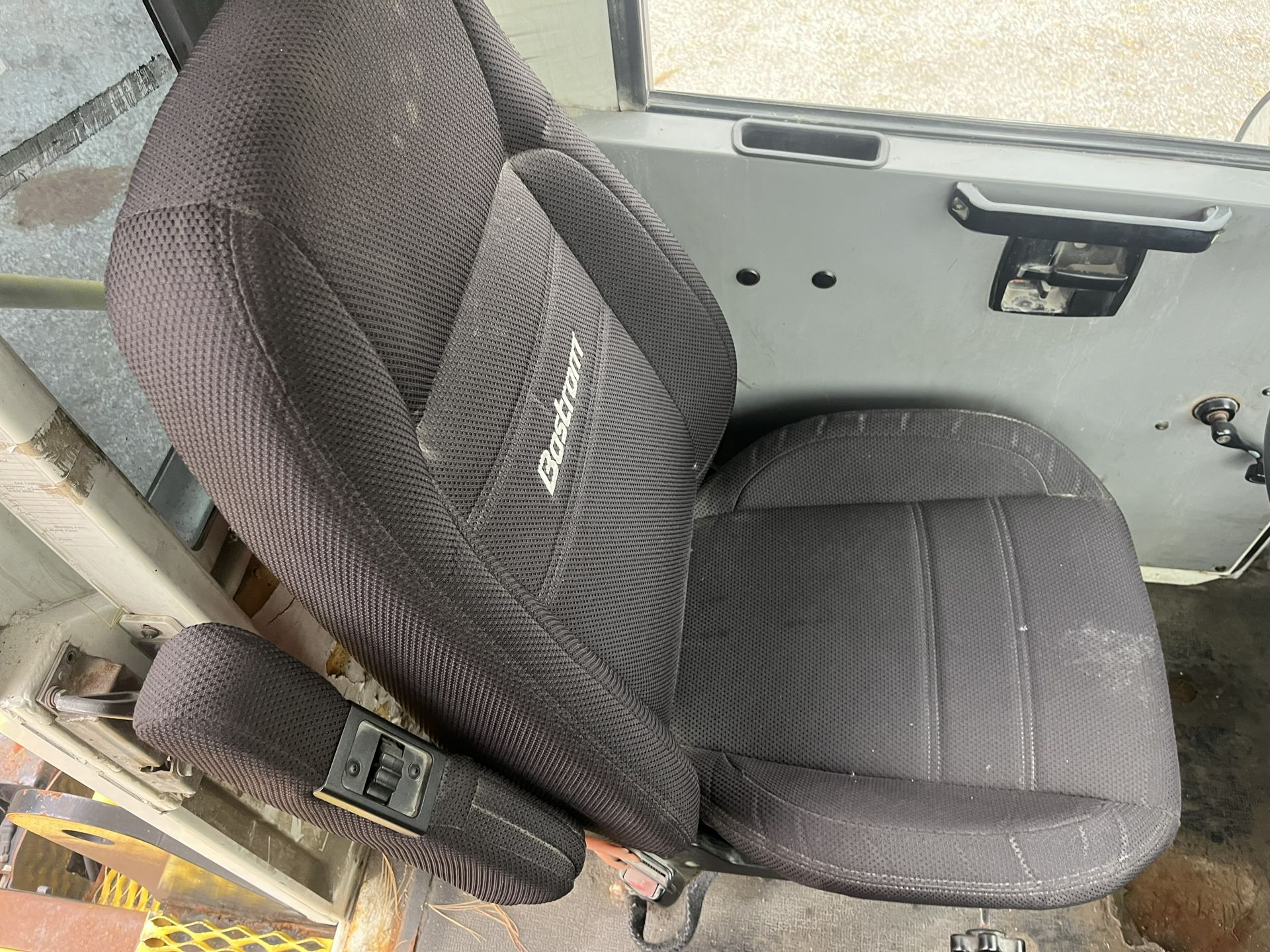 2016 Autocar - image 9