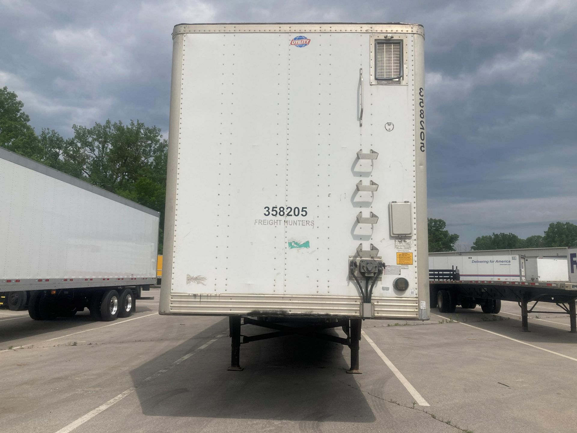 2012 Utility 4000DX