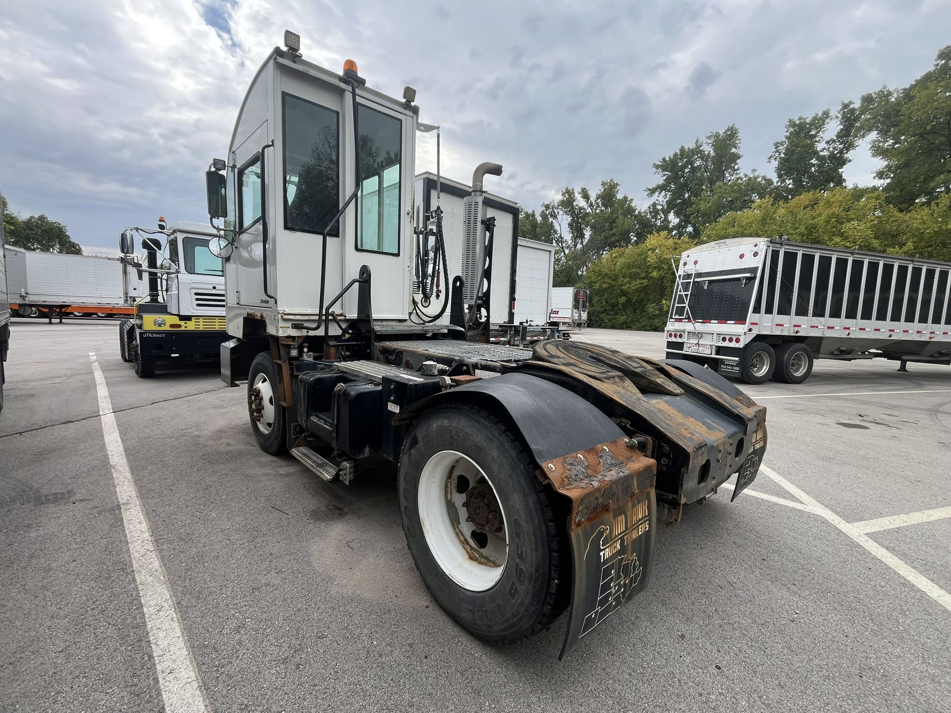 2015 Autocar - image 6