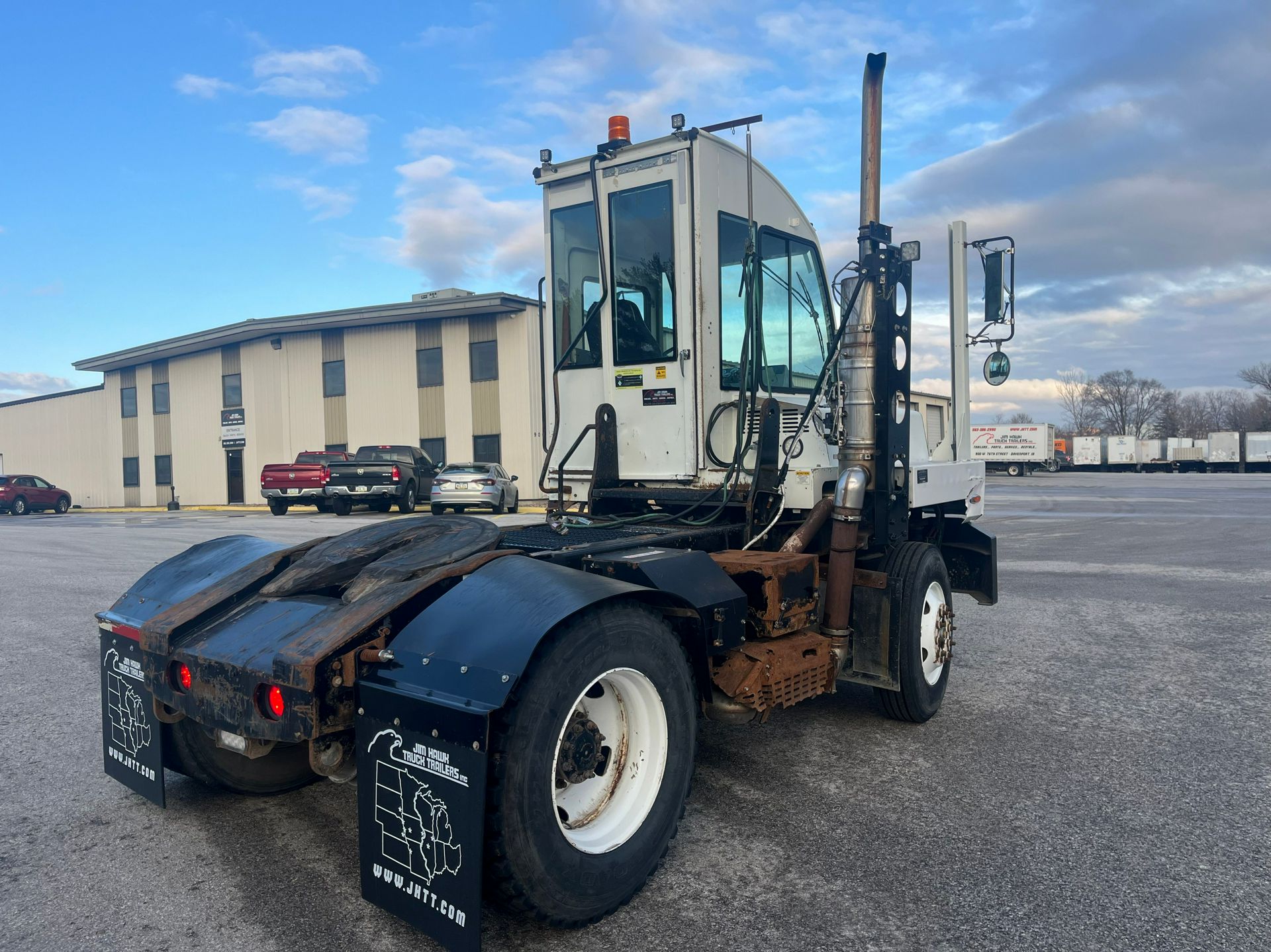 2018 Autocar - image 2