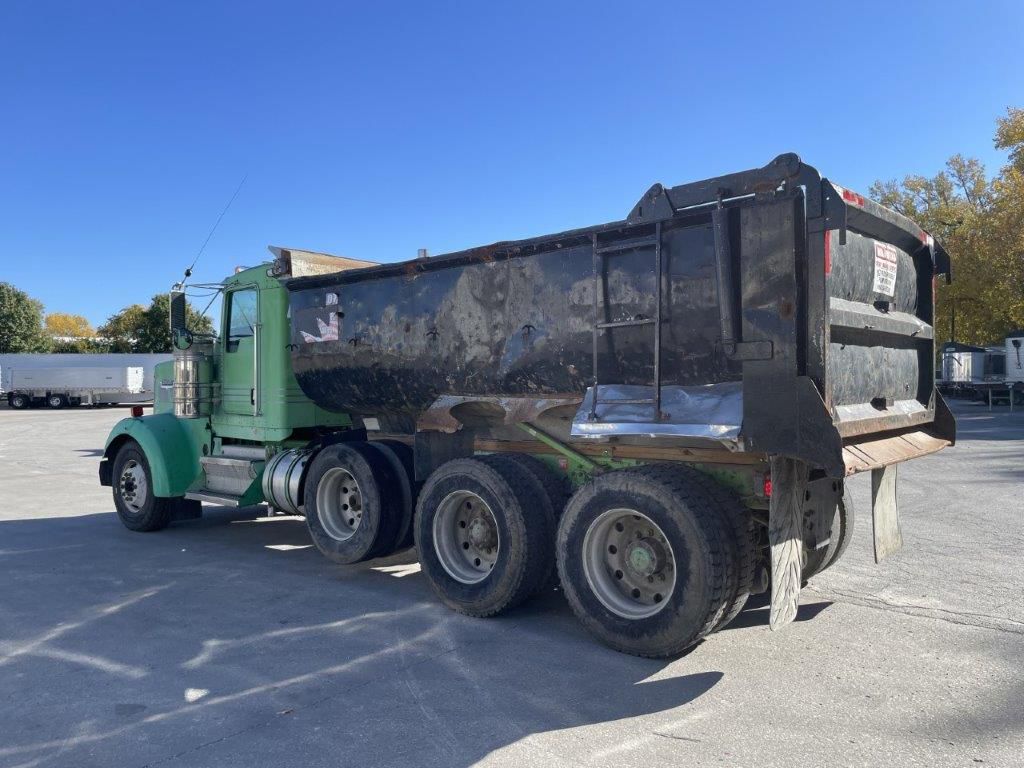 2003 Kenworth W900 - image 3