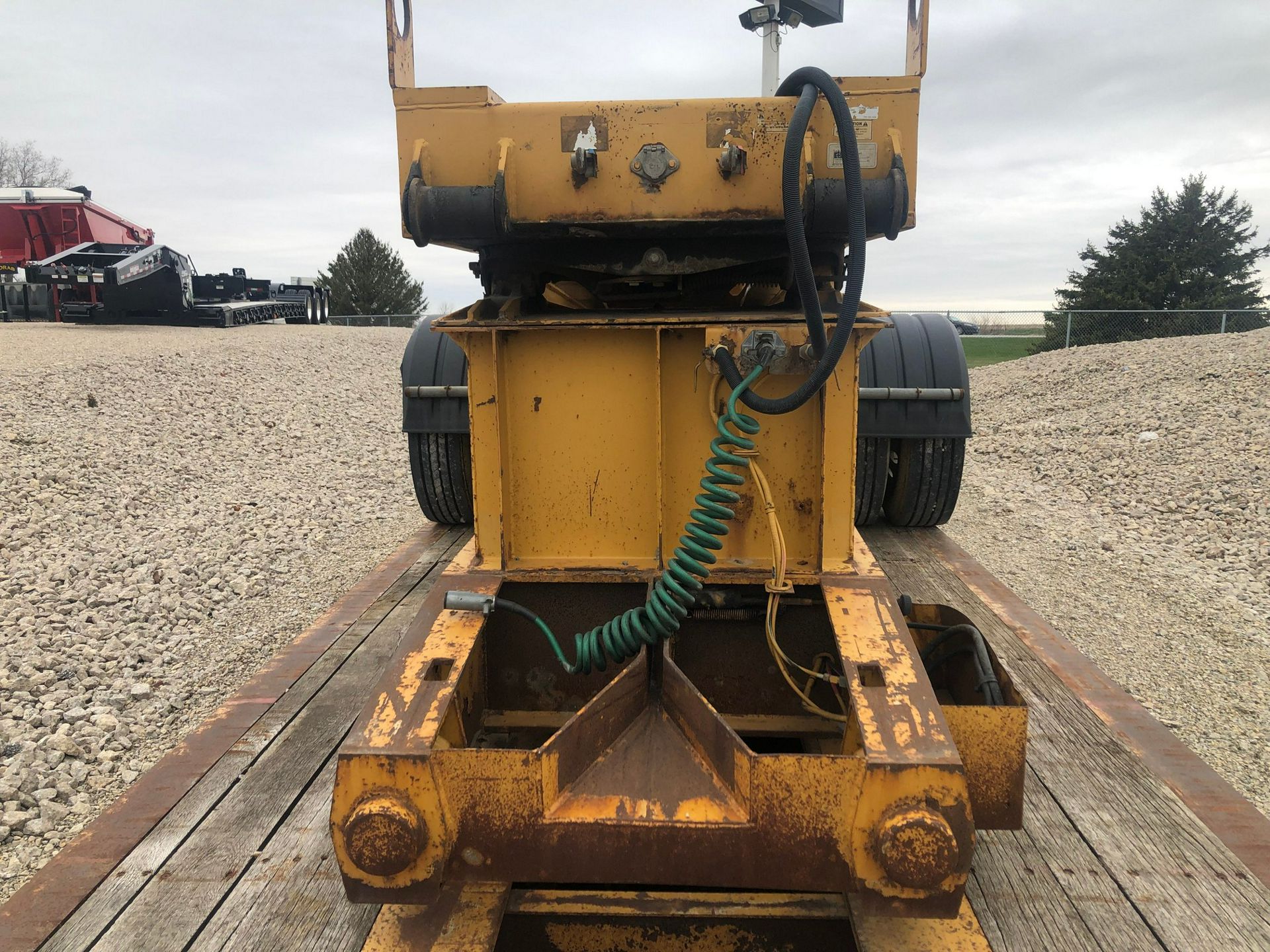 2009 Trail King - image 3