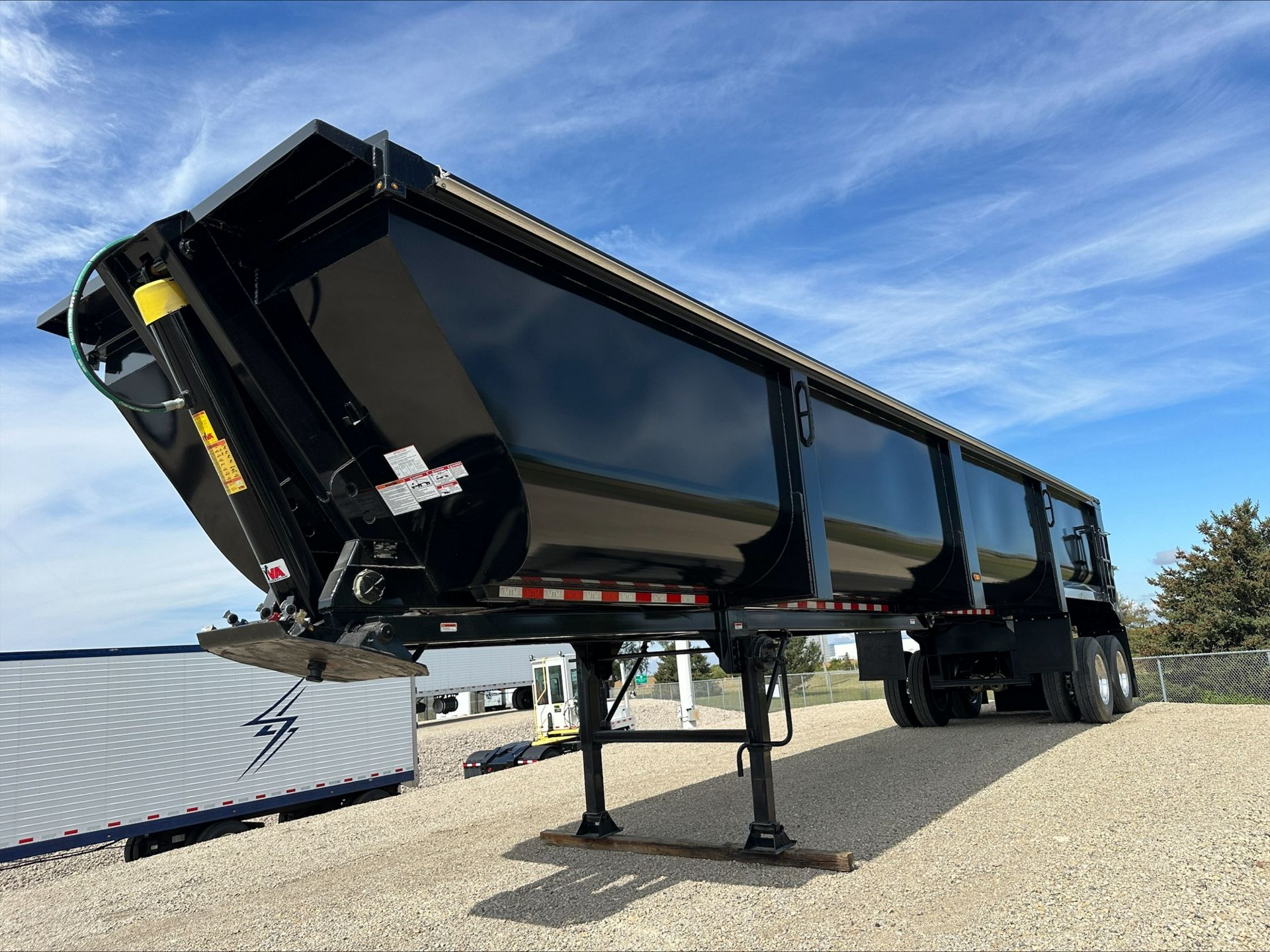 2024 Midwest Trailer Manufacturing End Dump