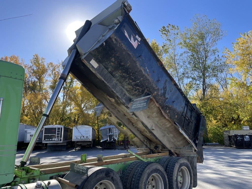 2003 Kenworth W900 - image 5