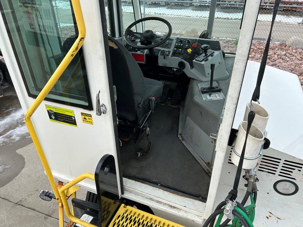 2022 Autocar - image 7