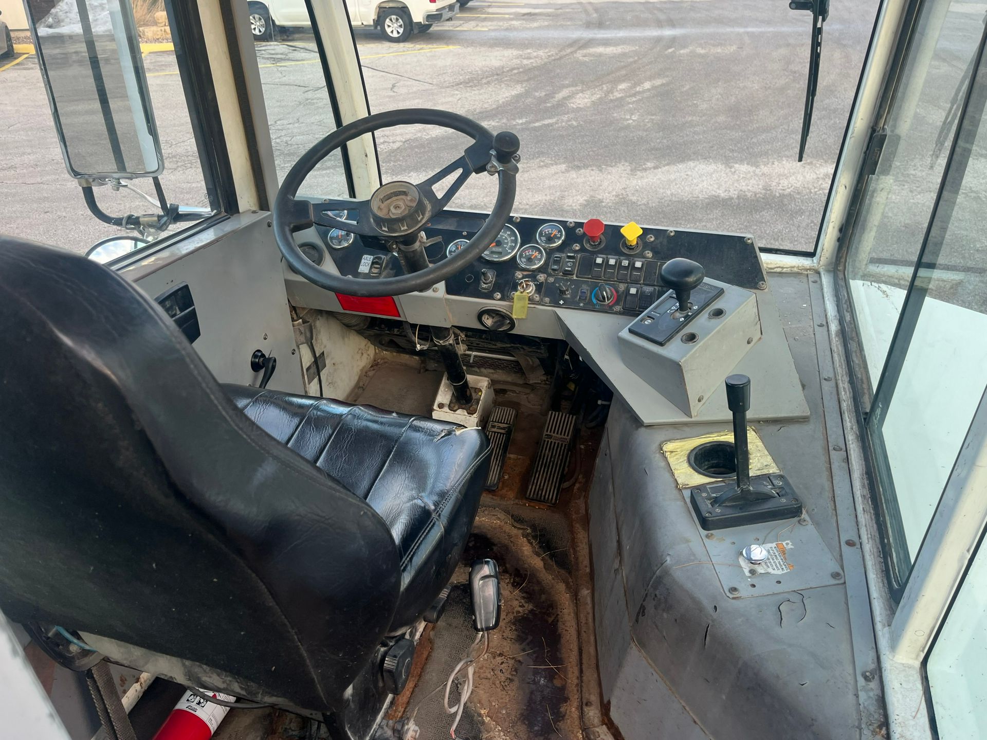 2018 Autocar - image 5