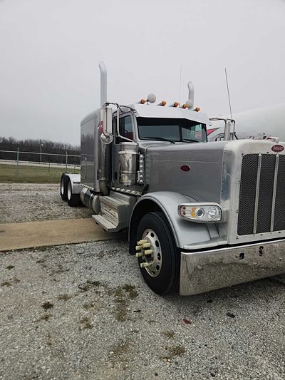 2021 Peterbilt 389