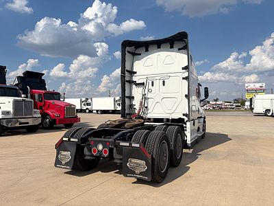 2023 Freightliner Cascadia 126