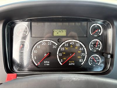 2005 Freightliner M2 112