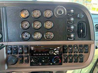 2021 Peterbilt 389