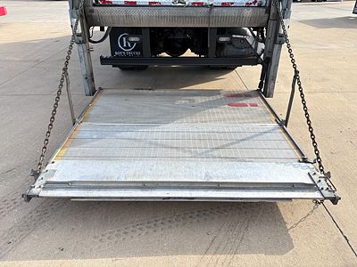 2018 Freightliner M2 106