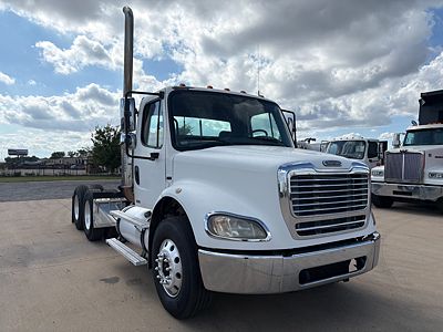 2005 Freightliner M2 112