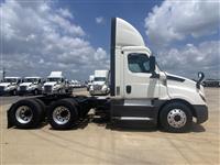 2020 Freightliner Cascadia 126