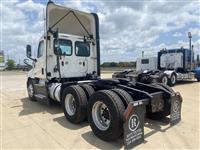 2020 Freightliner Cascadia 126