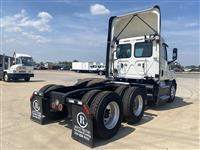 2020 Freightliner Cascadia 126