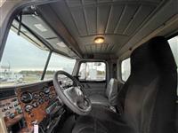 2004 Peterbilt 330