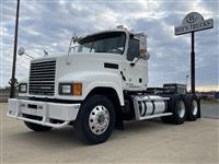 2015 Mack CH 613