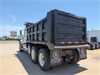2016 Mack GU713