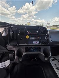 2012 Freightliner M2 106