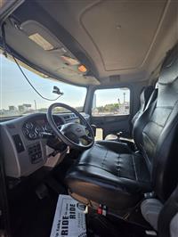 2018 Peterbilt 348
