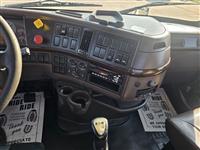 2015 Volvo VNL64T300